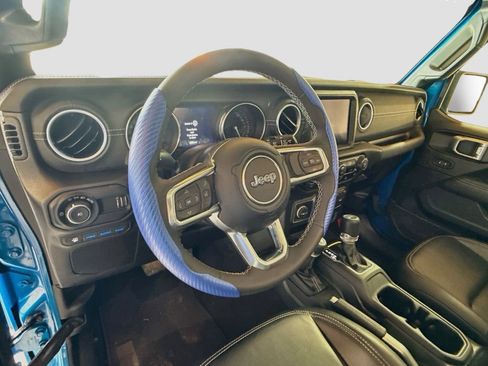 Used 2023 Jeep Wrangler Unlimited Sahara AWD/4WD image 12