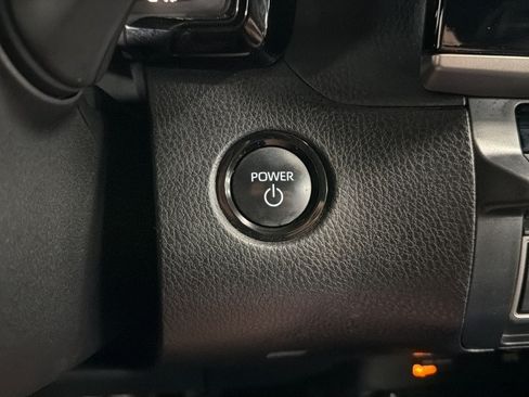 Used 2025 Toyota Camry SE FWD image 23