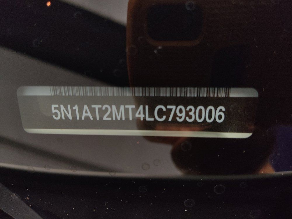 Used 2020 Nissan Rogue SV FWD image 33