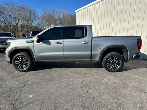 Used 2024 GMC Sierra 1500 AT4 w/ Technology Package image 9