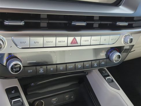 New 2025 Kia Telluride S image 28