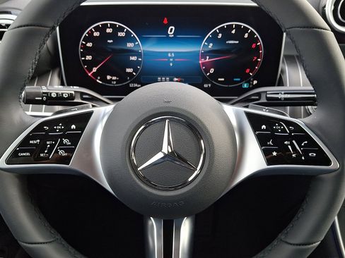 Used 2026 Mercedes-Benz GLC 300 4MATIC image 13