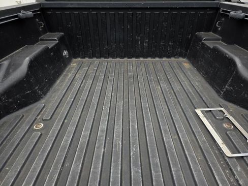 Used 2017 Toyota Tacoma TRD Sport w/ Tow Package (A/T) image 10