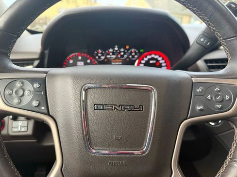 Used 2015 GMC Yukon Denali w/ Premium Package image 15