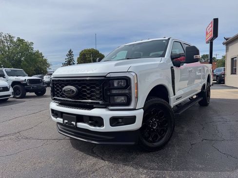 Used 2025 Ford F250 XLT w/ Black Appearance Package AWD/4WD image 2