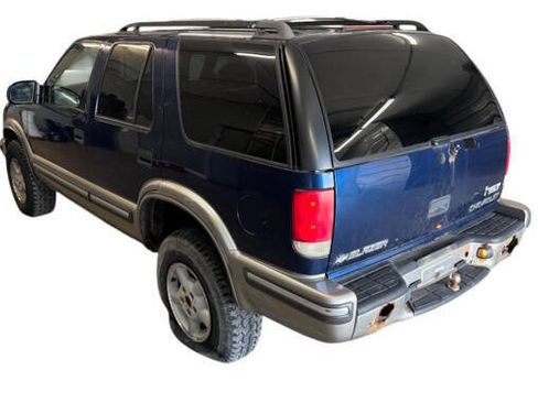 Used 1999 Chevrolet Blazer LT w/ Cold-Climate Pkg AWD/4WD image 3