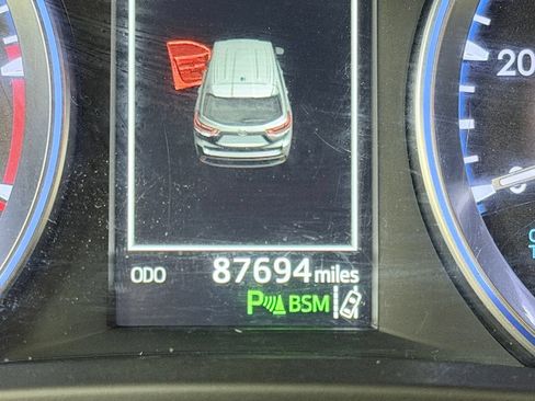 Used 2019 Toyota Highlander Limited FWD image 45