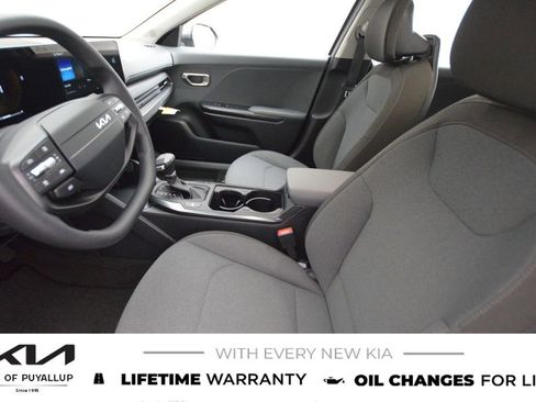 New 2025 Kia K4 LXS image 10