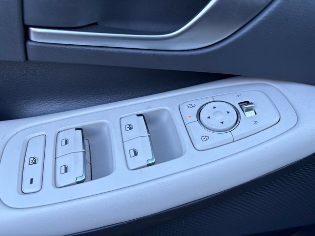 Used 2025 Hyundai Sonata SE FWD image 12
