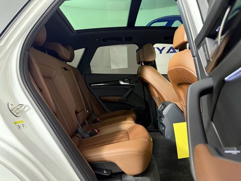 Used 2018 Audi Q5 Premium w/ Convenience Package image 15