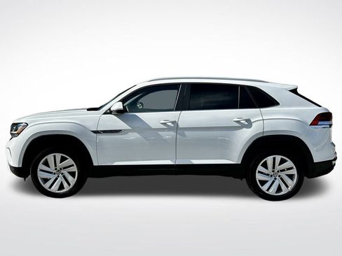 Certified 2022 Volkswagen Atlas Cross Sport SE image 3