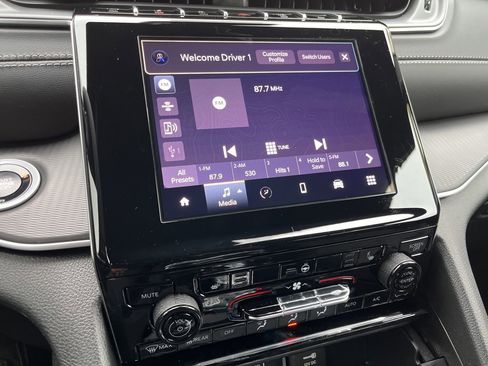 New 2025 Jeep Grand Cherokee L Altitude image 34