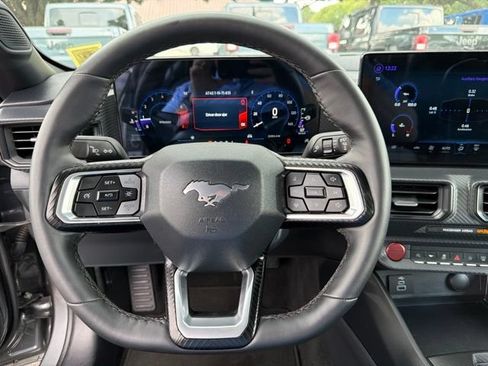 Used 2025 Ford Mustang Coupe RWD image 15