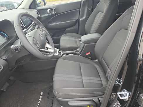 New 2026 Hyundai Venue SEL FWD image 4