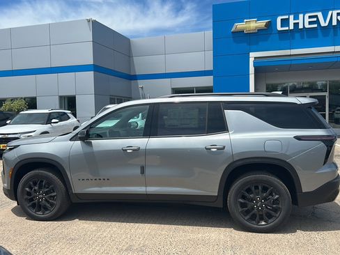New 2026 Chevrolet Traverse LT w/ Midnight/Sport Edition AWD/4WD image 7