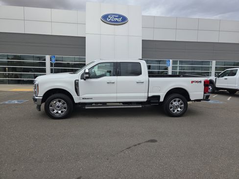 New 2026 Ford F250 Lariat w/ Chrome Package image 2