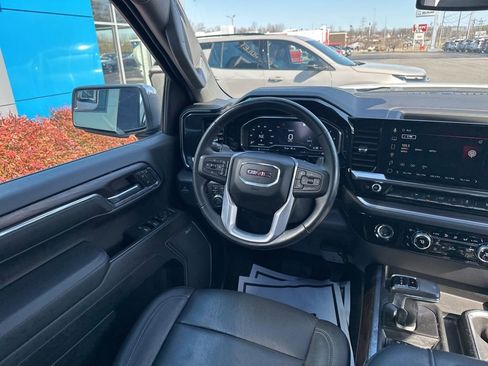 Used 2022 GMC Sierra 1500 SLT w/ SLT Convenience Package image 13