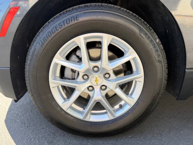Used 2022 Chevrolet Equinox LT w/ Driver Convenience Package AWD/4WD image 9