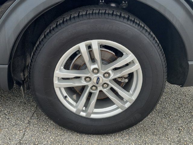 Certified 2023 Ford Explorer XLT RWD image 8
