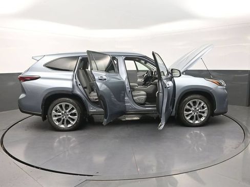 Used 2024 Toyota Highlander Limited AWD/4WD image 47