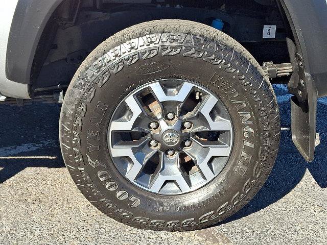 Certified 2023 Toyota Tacoma TRD Off-Road AWD/4WD image 8