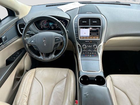 Used 2017 Lincoln MKX Reserve w/ Lincoln MKX Climate Package FWD image 19