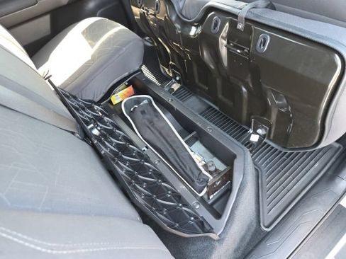 Used 2018 Toyota Tacoma TRD Sport AWD/4WD image 51