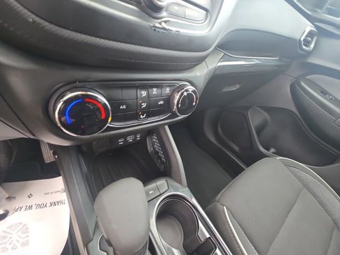 Used 2022 Chevrolet TrailBlazer LS FWD image 18