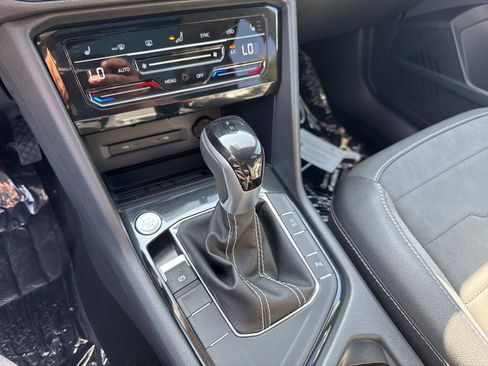 New 2025 Volkswagen Taos SE image 22