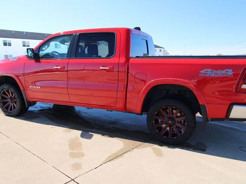 Used 2019 RAM 1500 Laramie image 16