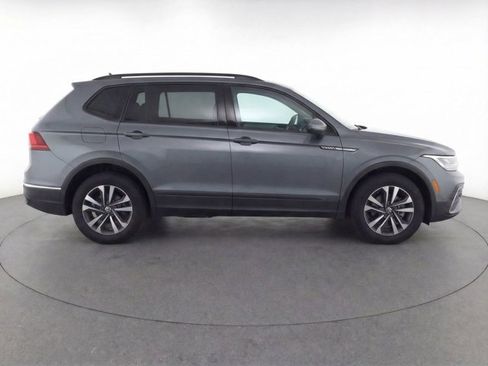 Used 2022 Volkswagen Tiguan S image 8