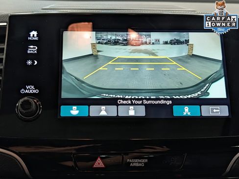 Used 2021 Honda Pilot Touring image 14
