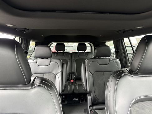 New 2025 Jeep Grand Cherokee L Altitude image 30