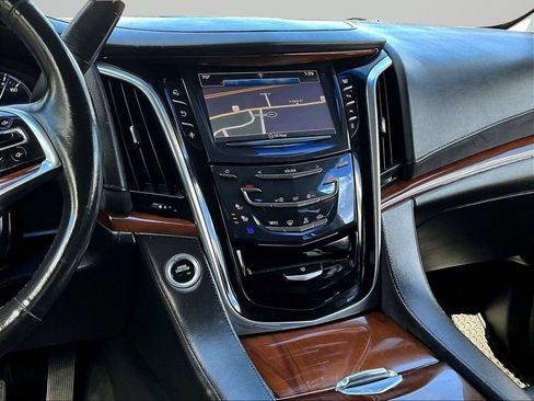 Used 2016 Cadillac Escalade ESV Luxury AWD/4WD image 11