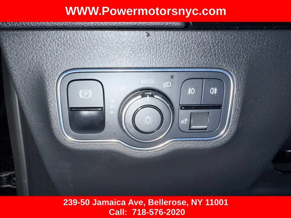 Used 2021 Mercedes-Benz GLA 250 4MATIC w/ Premium Package image 24
