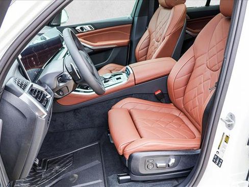 Used 2026 BMW X5 xDrive40i w/ M Sport Package AWD/4WD image 12