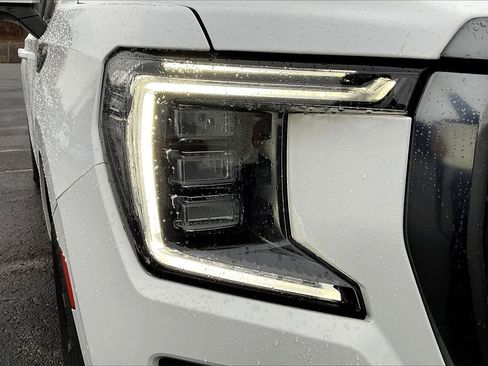 Used 2021 GMC Yukon XL AT4 w/ AT4 Premium Package image 33