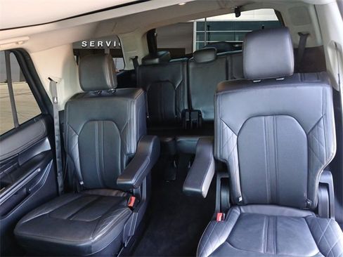 Used 2021 Ford Expedition Platinum image 13