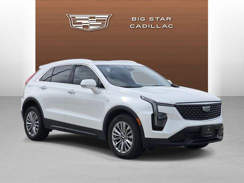 Certified 2025 Cadillac XT4 Premium Luxury w/ Cold Weather Package FWD image 7