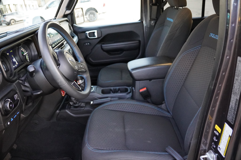 Used 2024 Jeep Wrangler Unlimited Rubicon 4xe AWD/4WD image 4