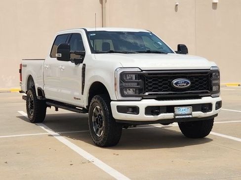 Used 2024 Ford F250 Lariat w/ Lariat Ultimate Package AWD/4WD image 3