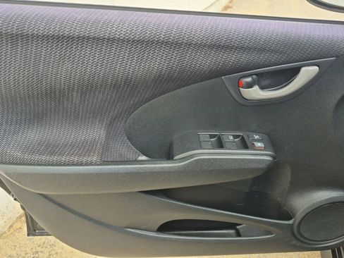 Used 2013 Honda Fit Sport image 11