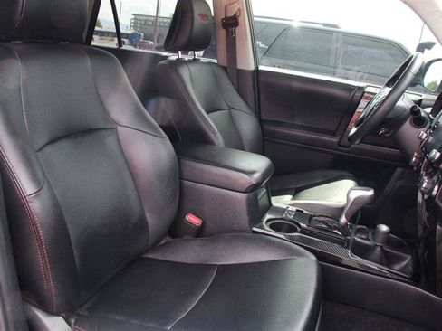 Used 2021 Toyota 4Runner TRD Off-Road Premium AWD/4WD image 21
