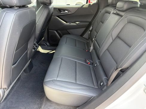 Used 2026 Chevrolet Equinox LT w/ Convenience Package II FWD image 23