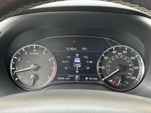Used 2021 INFINITI QX80 Luxe AWD/4WD image 2