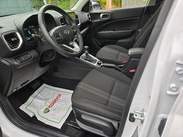 Used 2025 Hyundai Venue SEL FWD image 11