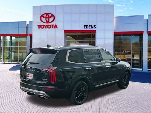 Used 2020 Kia Telluride SX w/ SX Prestige Package image 3