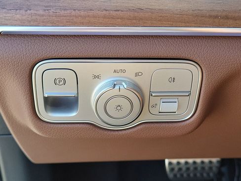 New 2026 Mercedes-Benz GLS 580 4MATIC image 27