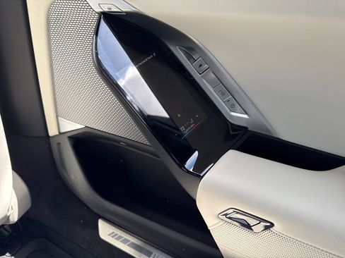 Used 2024 BMW 760i xDrive w/ Executive Package image 11