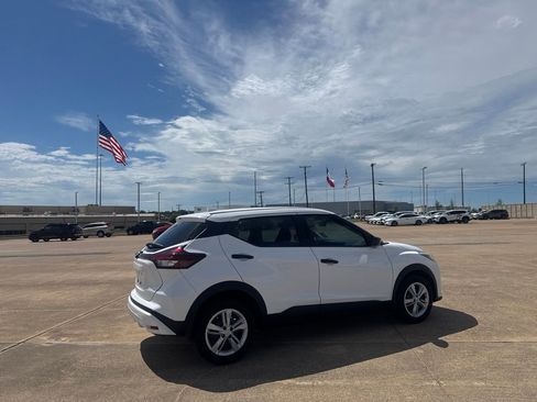 Certified 2024 Nissan Kicks S FWD image 21